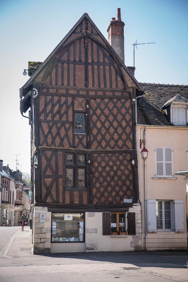 Le Sauvage Hotell Château-Renard Exteriör bild