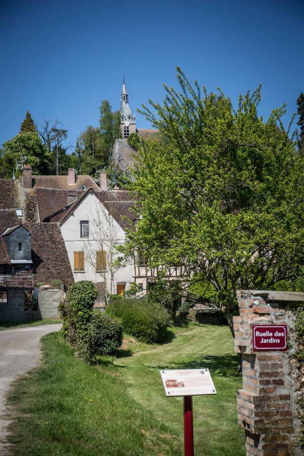 Le Sauvage Hotell Château-Renard Exteriör bild